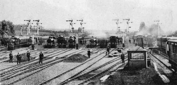 Epsom Downs station on Derby Day, 1907 (image courtesy of Nick Catford's 'Disused Stations' website)